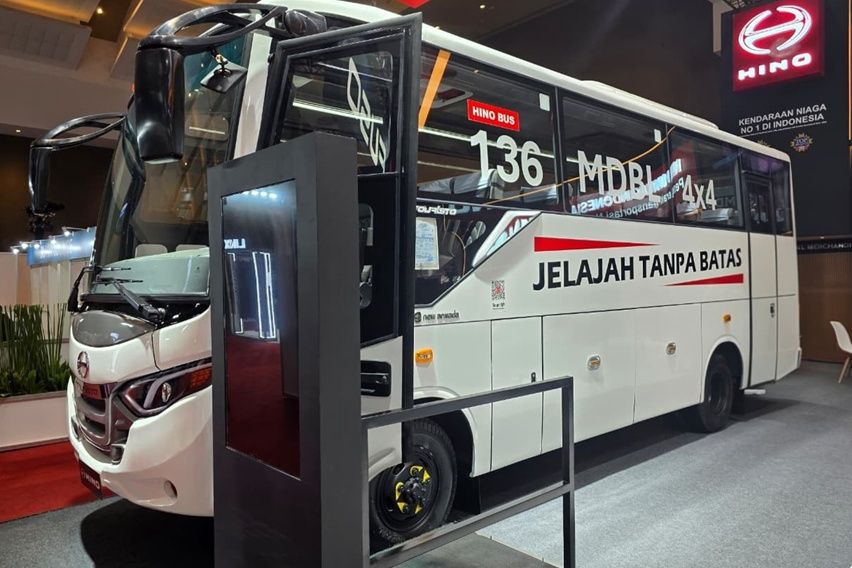 Bus Hino 136 MDBL 4x4 Debut di GIICOMVEC 2026