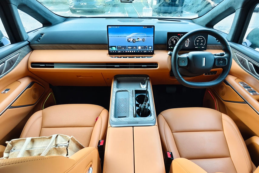 GWM Wey G9 interior view