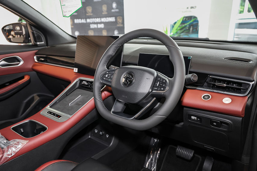 Proton X50 quartz black interior view