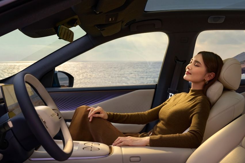 Nissan NX8 kenyamanan jok depan