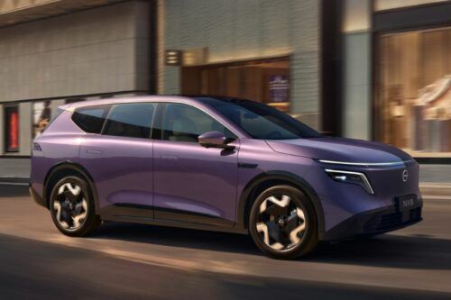 Dongfeng Nissan debuts NX8 midsize BEV, REEV SUV