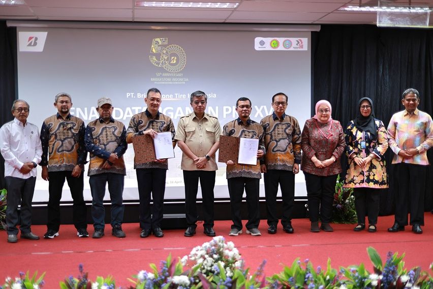 Rayakan 50 Tahun, Bridgestone Indonesia Teken PKB XVI Disaksikan Menaker RI