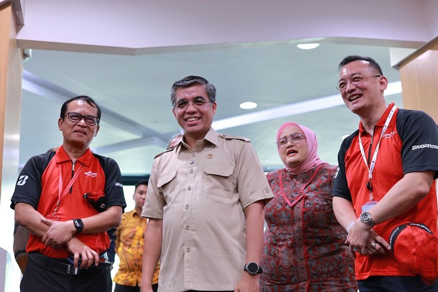 Menaker RI bersama Jajaran manajemen Bridgestone Indonesia