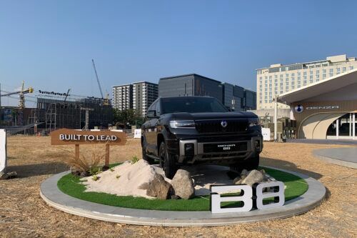 Here is the B8 luxe off-road SUV in 6 pictures