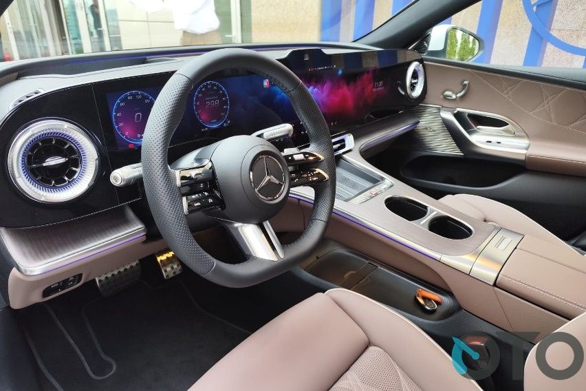 Kabin Mercedes-Benz C400 4Matic Electric