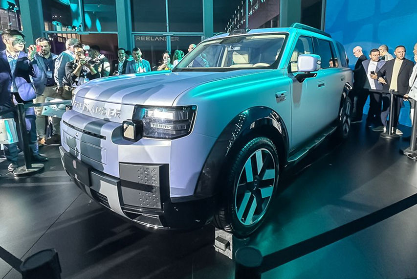 Freelander debut front view