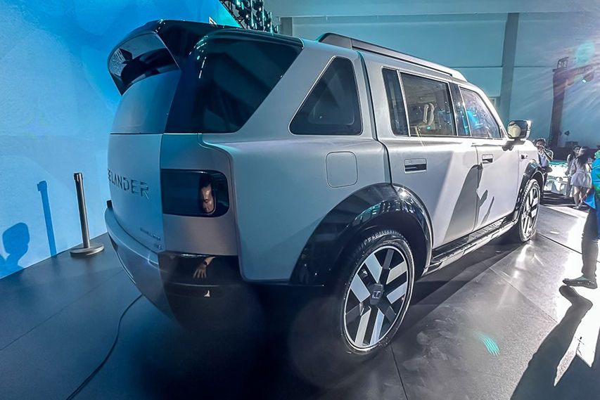 Freelander debut rear view