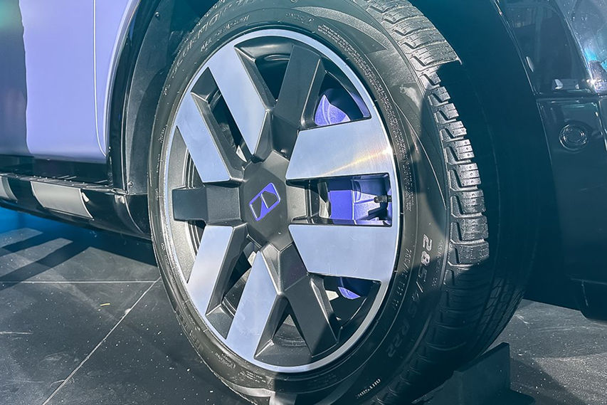 Freelander world debut wheel view