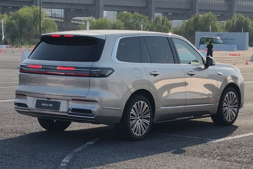 Geely Galaxy M9 rear view