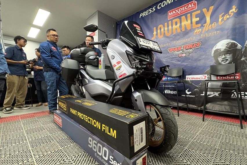 Maxdecal Gandeng Pasutri Touring Jelajahi Indonesia Timur