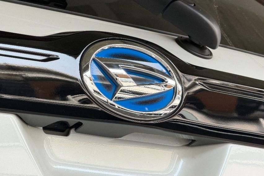 logo Daihatsu Rocky e-smart hybrid