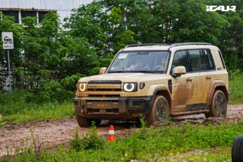 Menantang Limit iCAR V23 S dan V27 di Trek Habitatnya