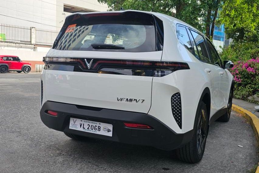VinFast MPV7 3