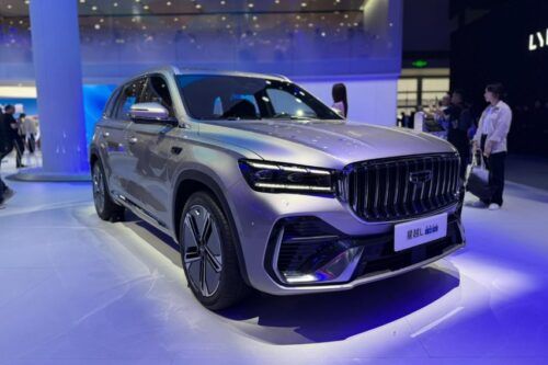 Hybrid Terbaru Geely Siap Masuk Indonesia, Konsumsi BBM Tembus 45 Kpl!