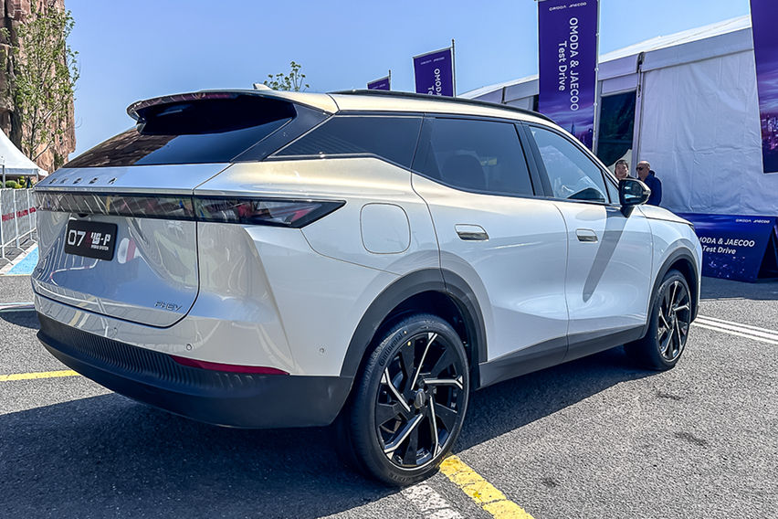 Omoda C7 rear