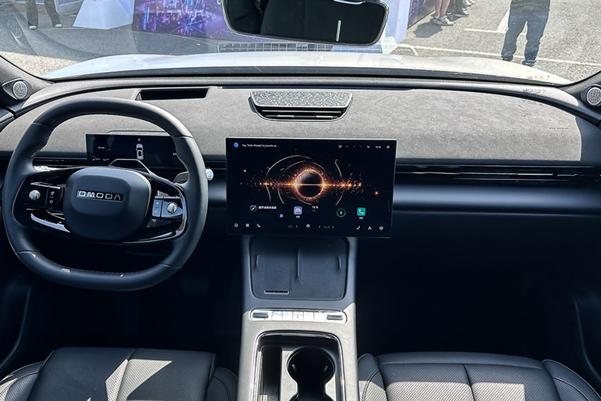 Omoda C7 interior