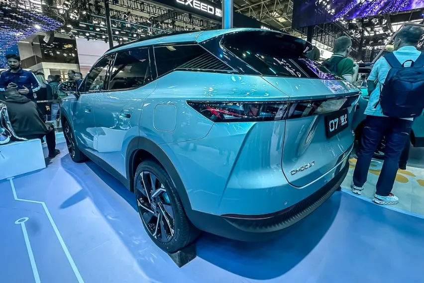 Omoda C7 rear