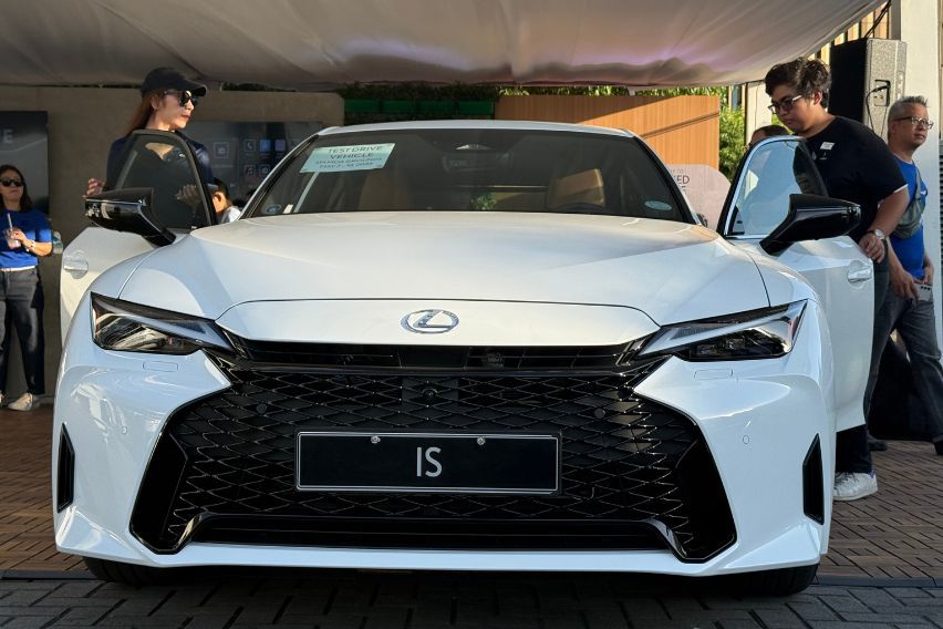 lexus IS 2026 2