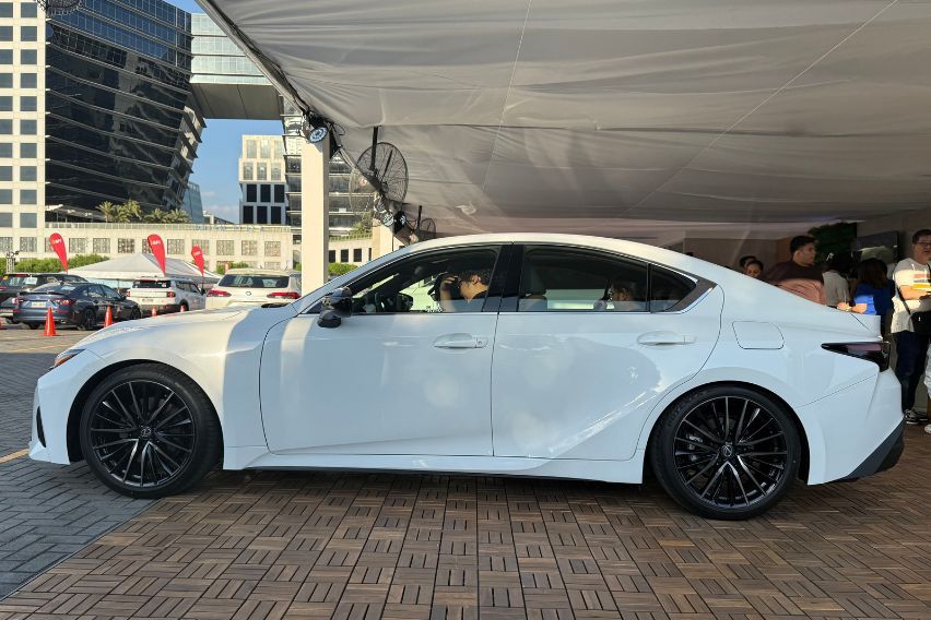 lexus IS 2026 5