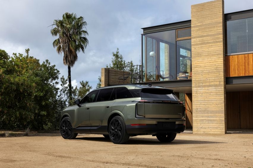 2027_Lexus_TZ side exterior