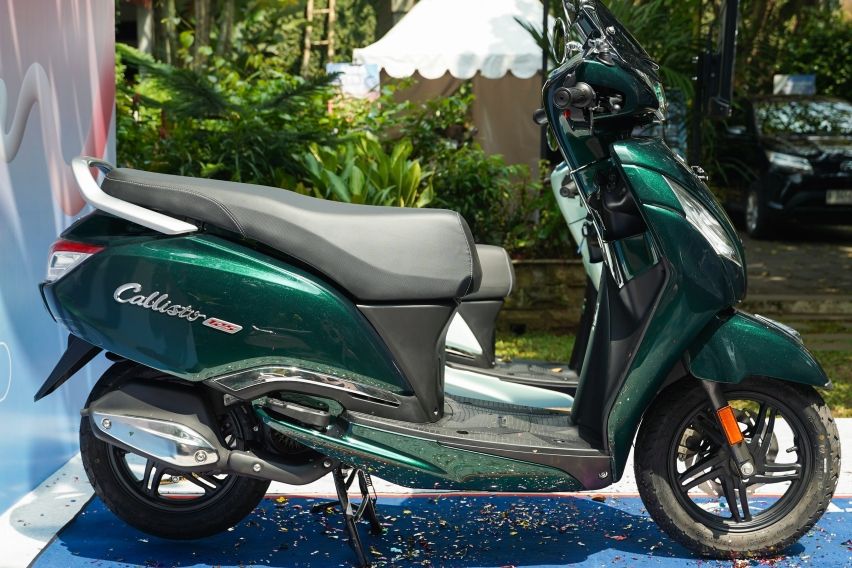 TVS Callisto 125 emerald green tampak samping