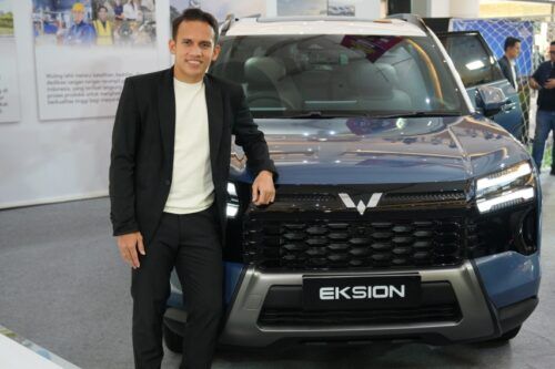 Wuling Mulai Serahkan Eksion, Egy Maulana Jadi Pengguna Varian PHEV