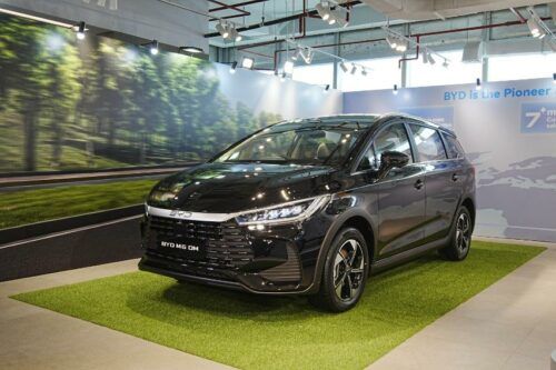 BYD Memperkenalkan M6 DM di Indonesia, Mengusung Teknologi Super Irit 
