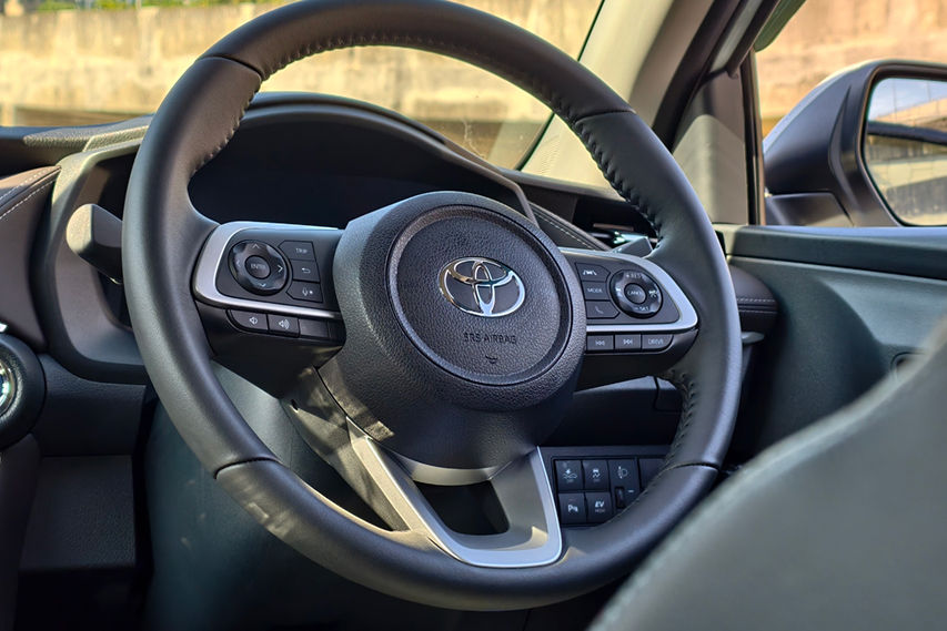 Toyota Vios HEV steering wheel view