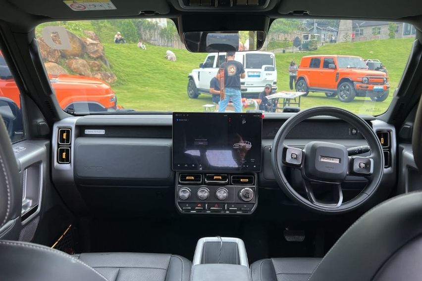 Test Drive iCAR V23 interior