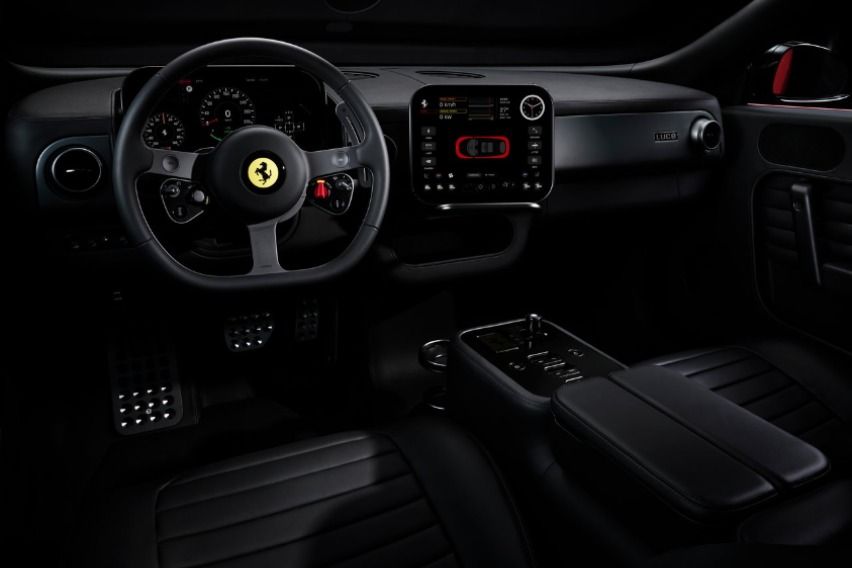 interior Ferrari Luce 
