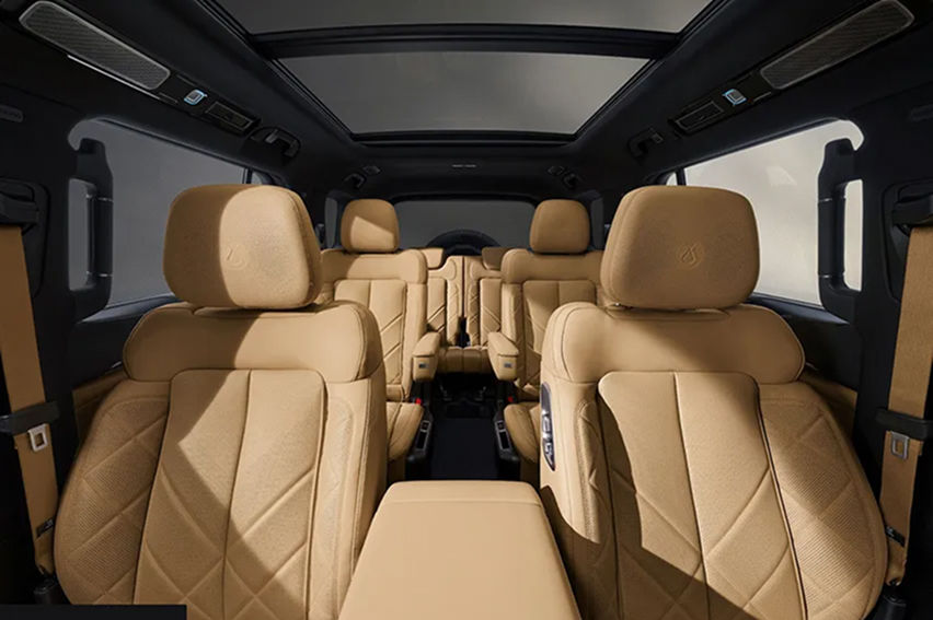 Denza B8 interior