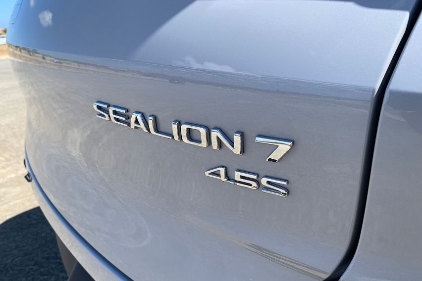 BYD Sealion 7