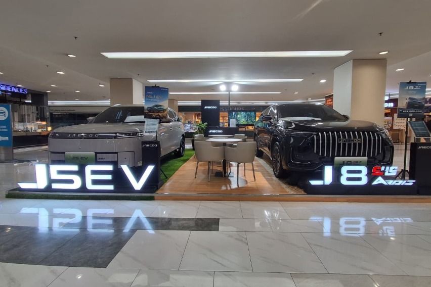 Penasaran SUV Mewah yang Hematnya Kebangetan? Yuk, Buktikan Langsung di Kota Kasablanka Mall!