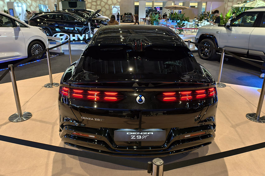 Denza Z9 GT rear