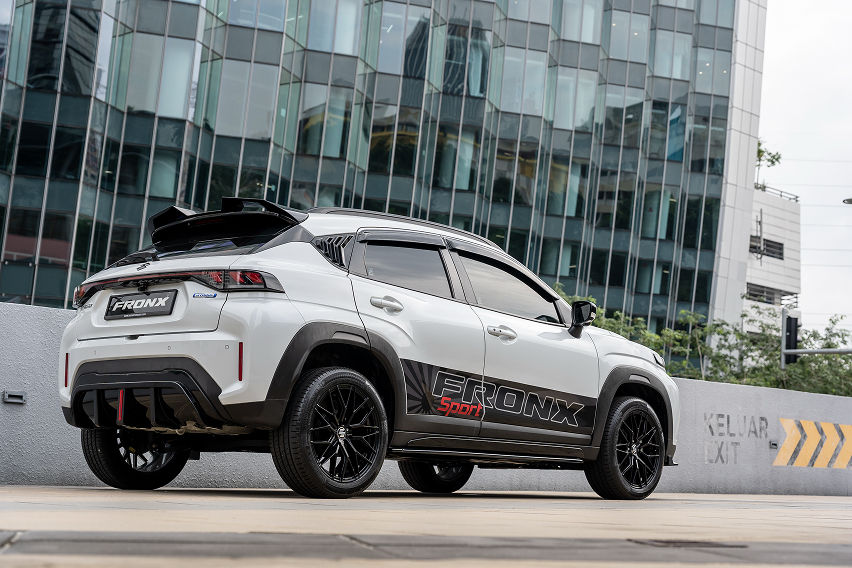 Suzuki Fronx Sport rear