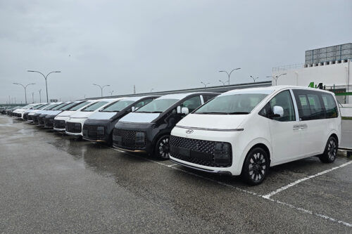Malaysia-made Hyundai STARIA heads to Thailand in first export shipment