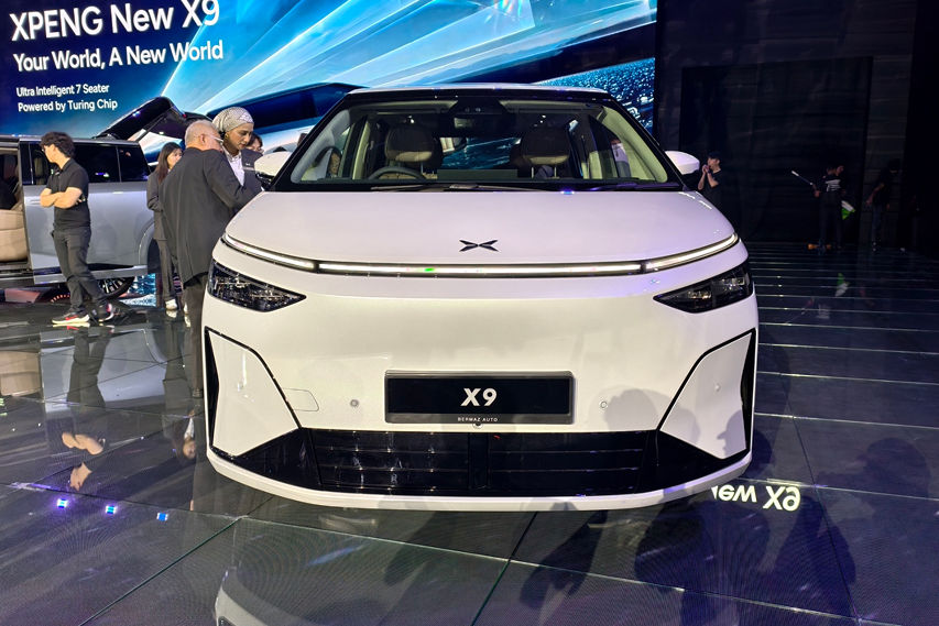 Xpeng X9 front view Malaysia