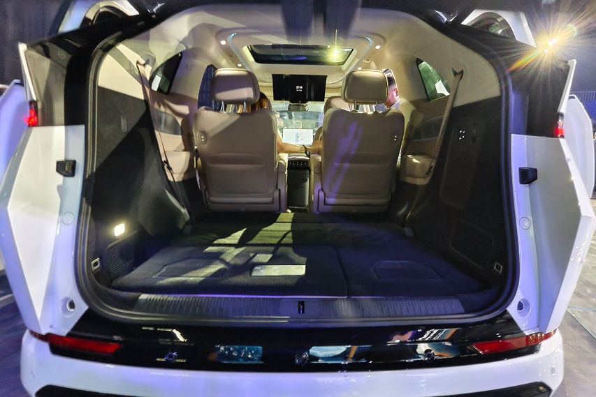 2026 Xpeng X9 boot space