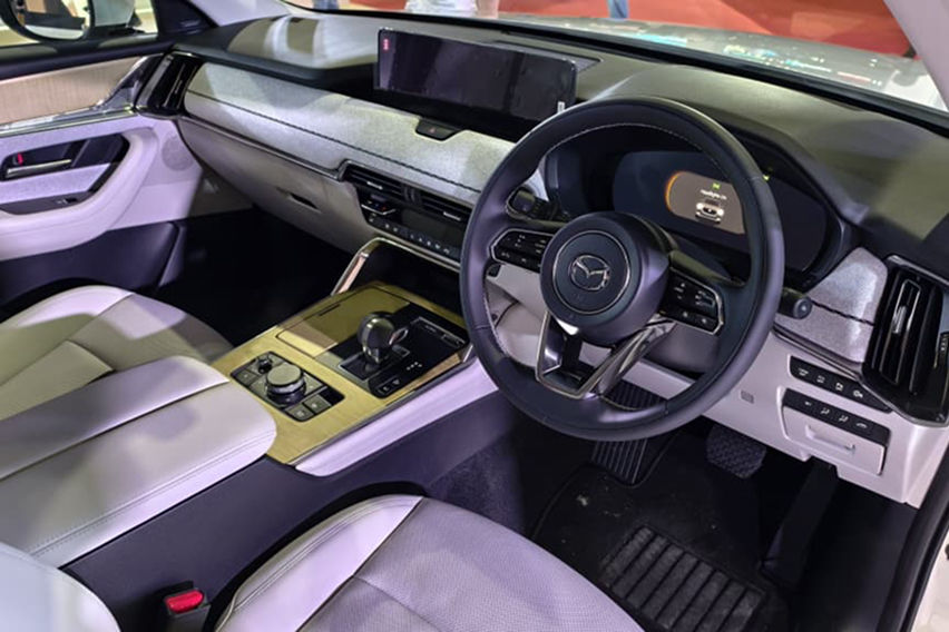 Mazda CX-60 3.3G AWD cabin