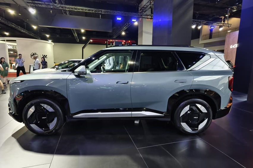 Kia EV5 side