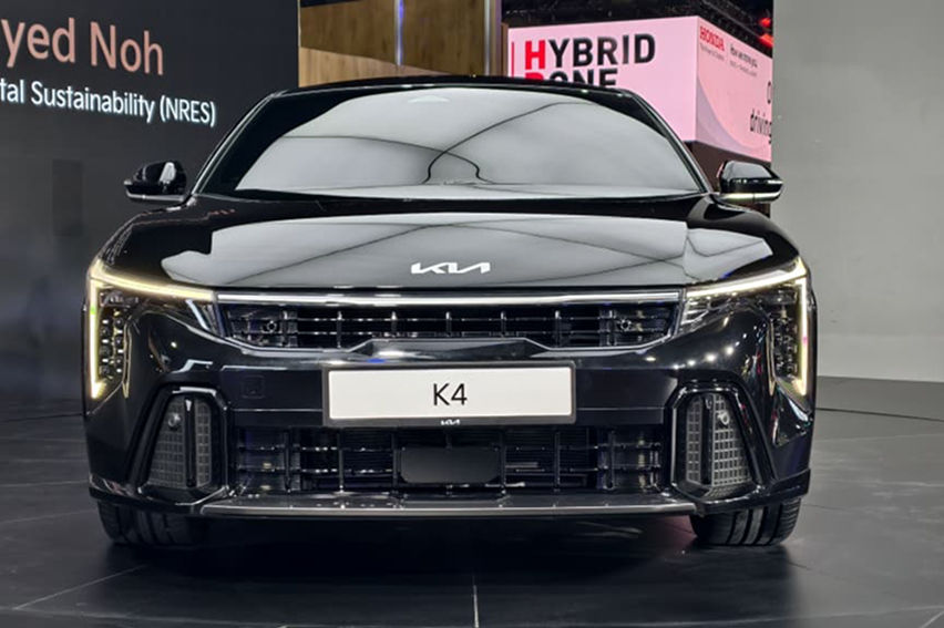 Kia K4 front