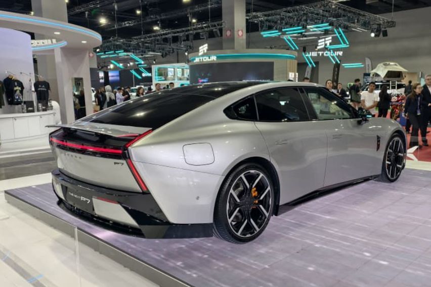 Xpeng P7 rear