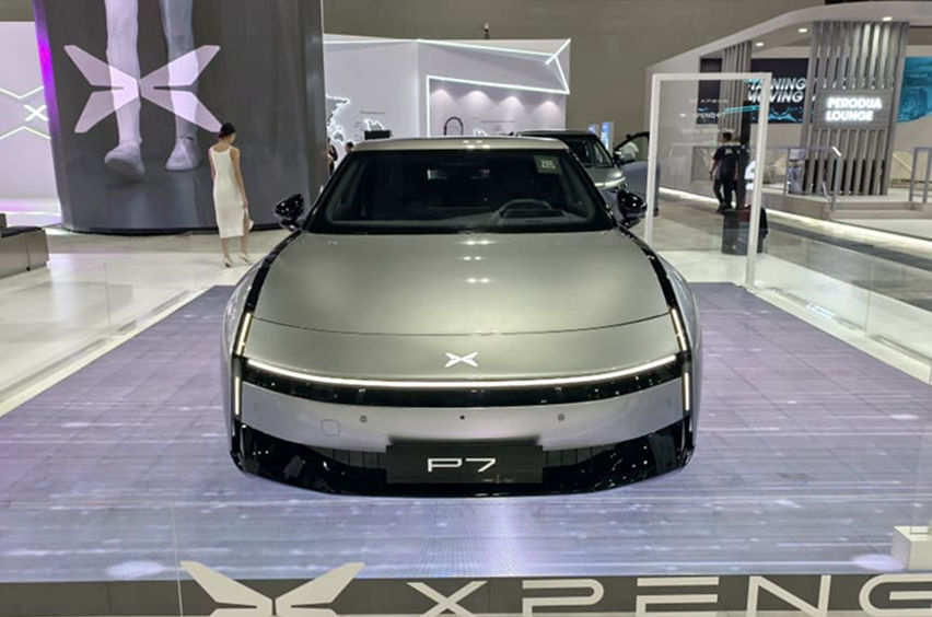 Xpeng P7 front
