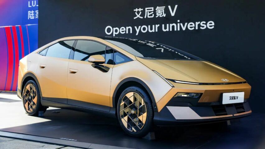 Hyundai Ioniq V Mendebut untuk Menantang Sedan-sedan Listrik Brand Tiongkok