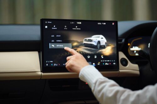 Kata Mazda, Monitor Layar Sentuh Dinilai Lebih Aman dari Tombol Fisik