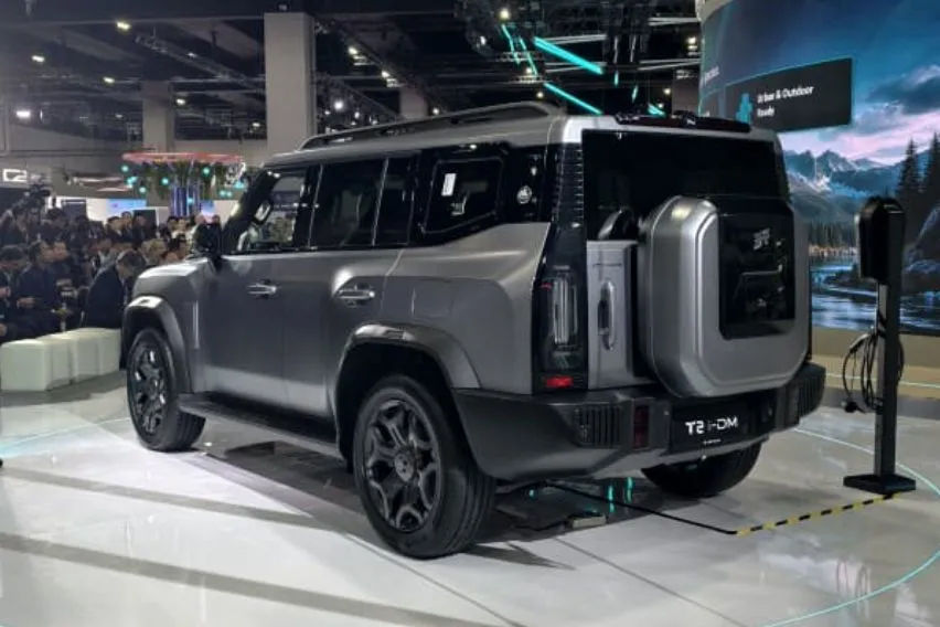 Jetour T2 i-DM rear