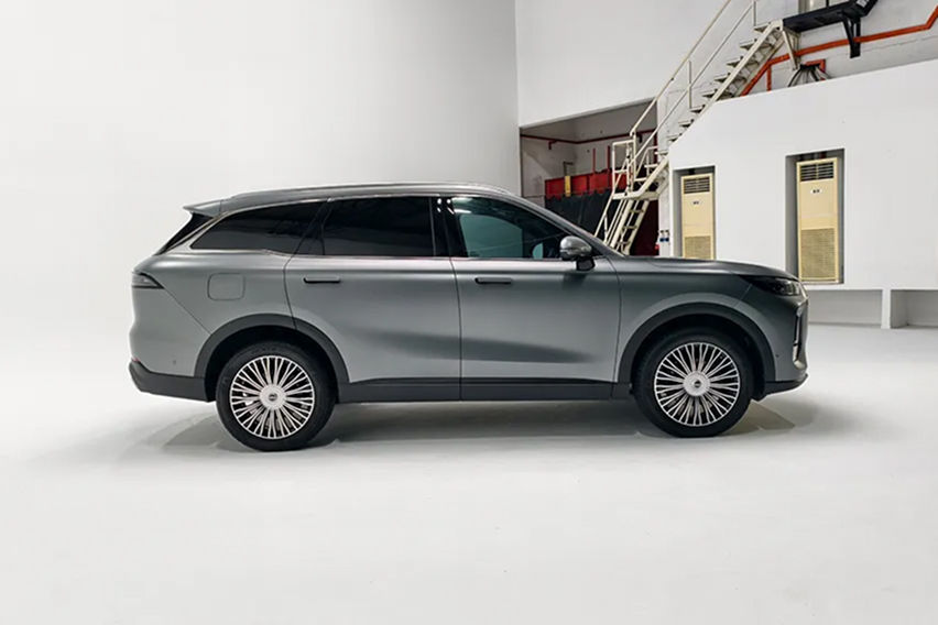 Chery Tiggo 9 side