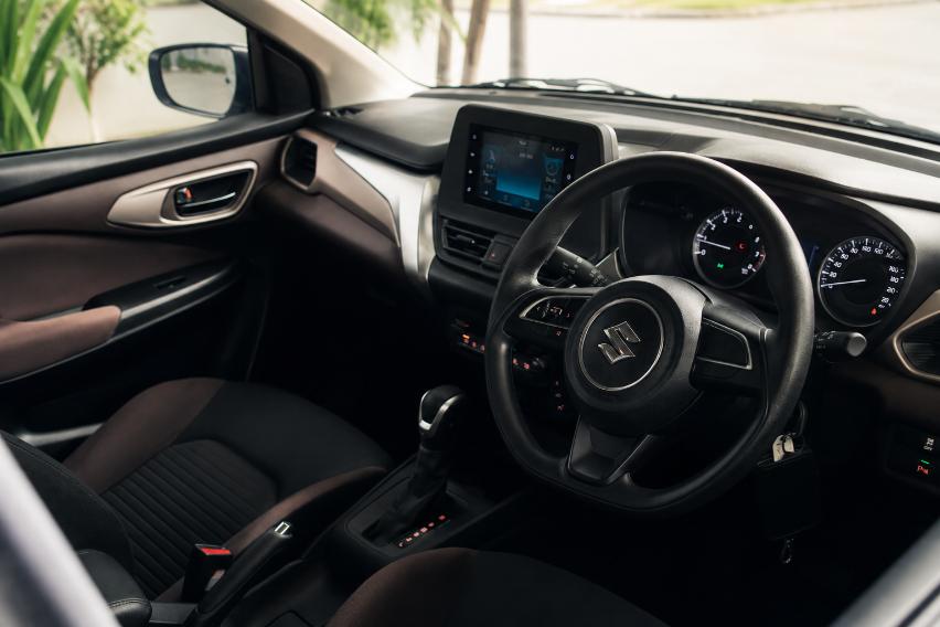 interior Suzuki Fronx GL AT