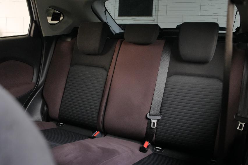 kursi penumpang Suzuki Fronx GL AT
