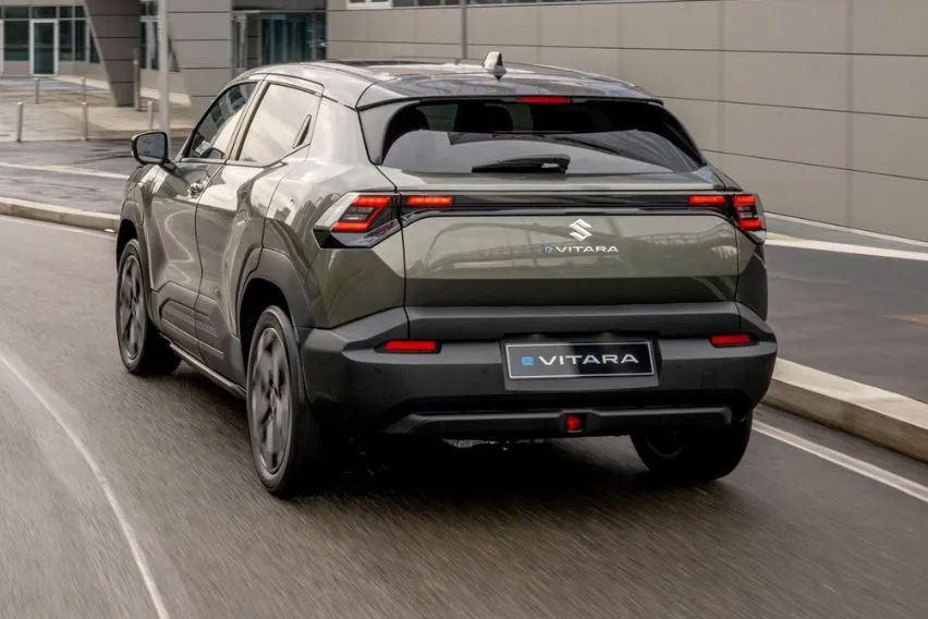 Suzuki eVITARA rear